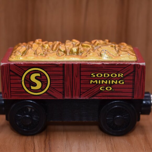 Gold Car Sodor Mining Co. Thomas & Friends Wooden Railway Series Trains Magnetic - Picture 4 of 7